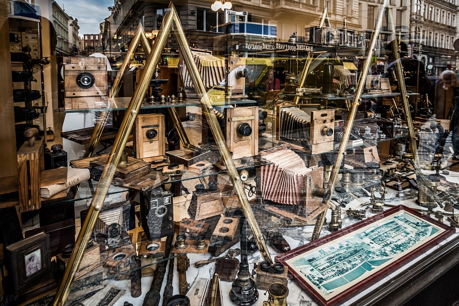 Инвестиции в антиквариат: дорогое хобби или прибыльная стратегия?