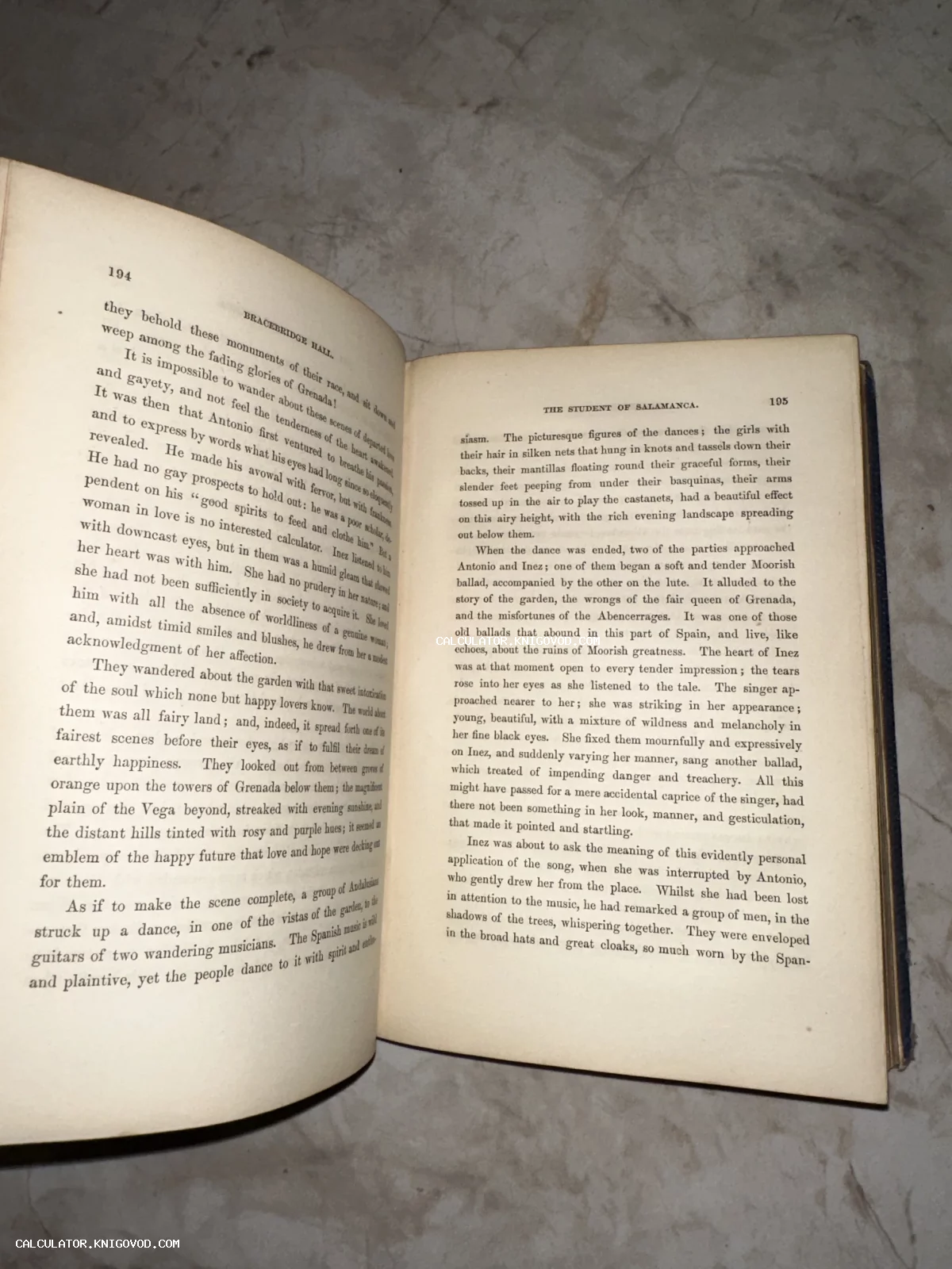 Разворот старинной книги на английском языке с заголовками Bracebridge Hall и The Student of Salamanca на пожелтевшей бумаге.