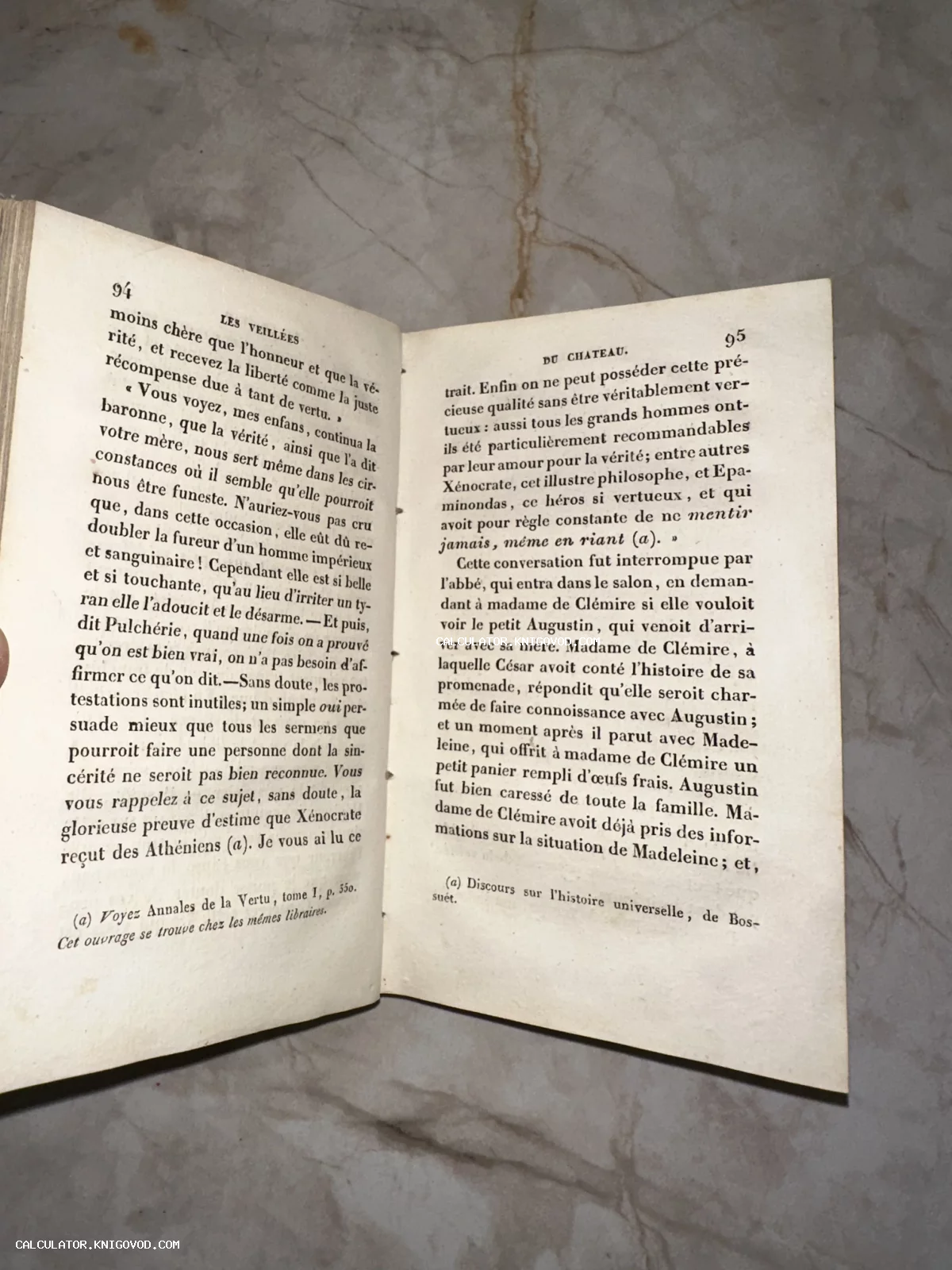 Разворот антикварной книги на французском языке, страницы 94 и 95 с классическим типографским шрифтом.