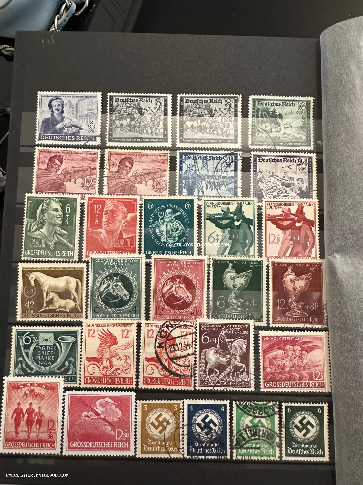 Страница филателистического альбома с рядами немецких почтовых марок 1943–1944 годов, изображающих людей, животных и государственную символику.