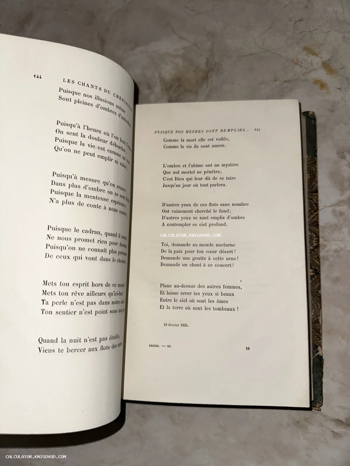 Разворот старинной книги с французской поэзией Виктора Гюго, страницы 144 и 145, издание 19 века.