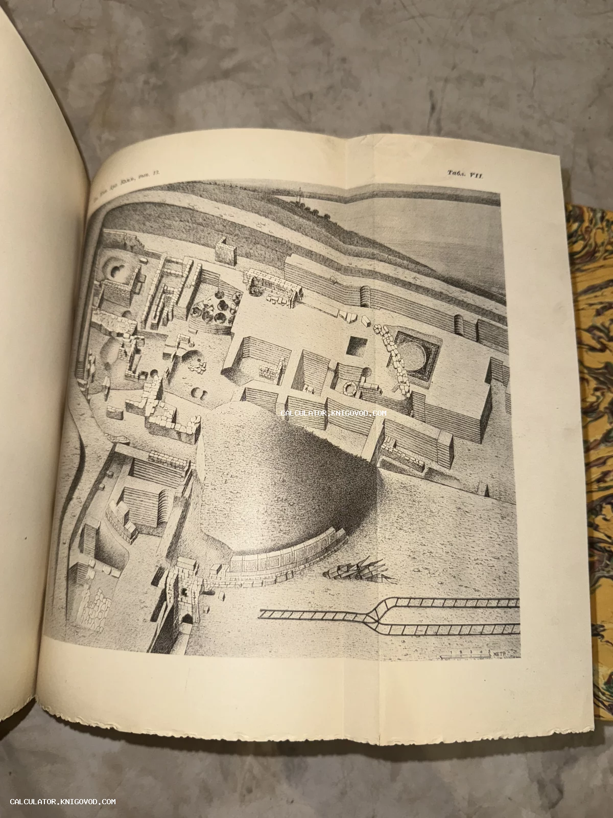 Гравюра с изображением детального плана-реконструкции древнего городища или крепости из антикварного издания.