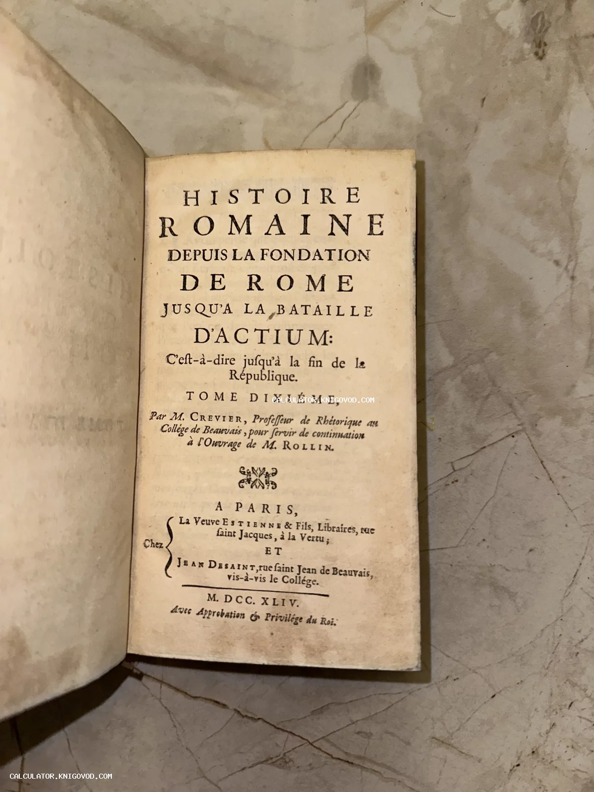 Титульный лист старинной французской книги 1744 года Histoire Romaine с характерной типографикой XVIII века.