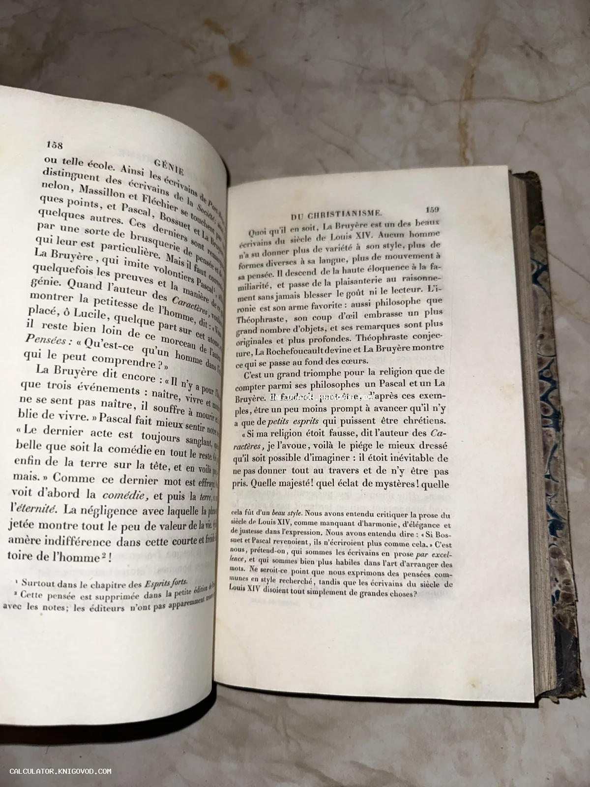 Разворот старинной книги на французском языке с заголовком Du Christianisme, страницы 158-159.