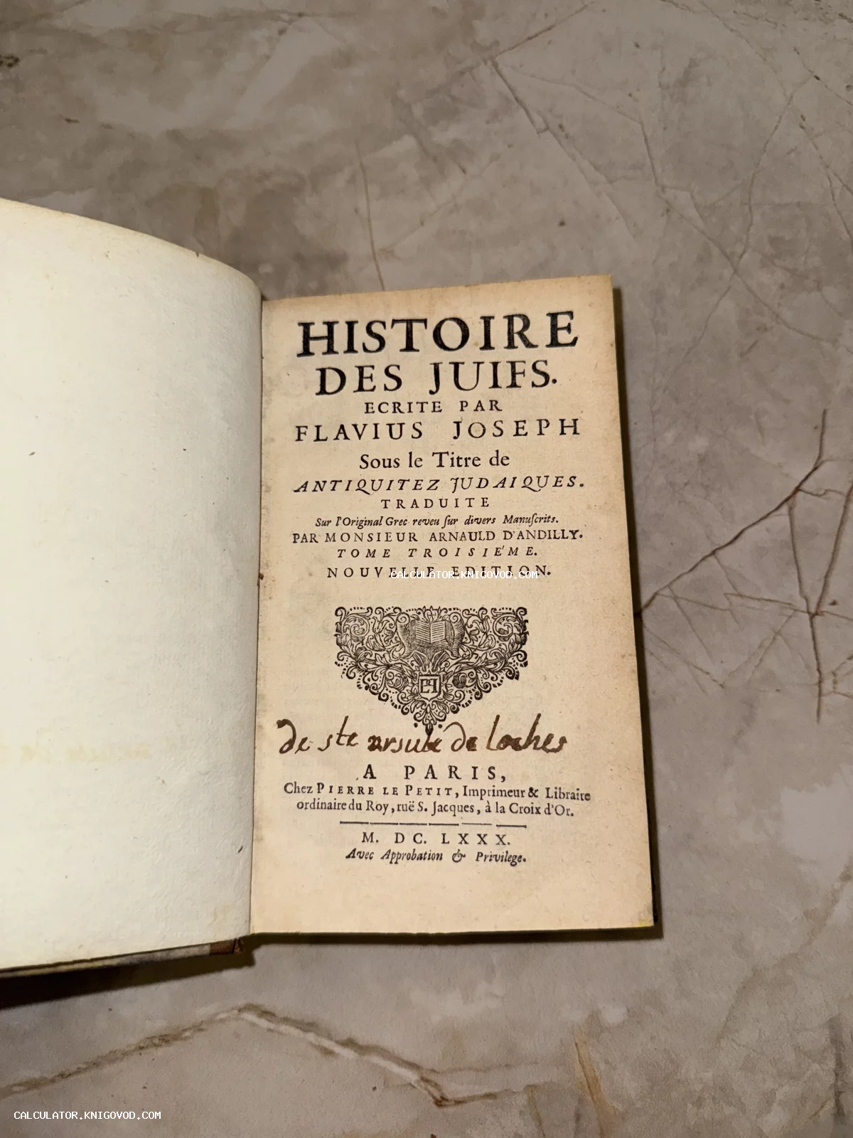 Титульный лист антикварного издания книги «История Иудеев» (Иудейские древности) Иосифа Флавия на французском языке, напечатанной в Париже в 1680 году.