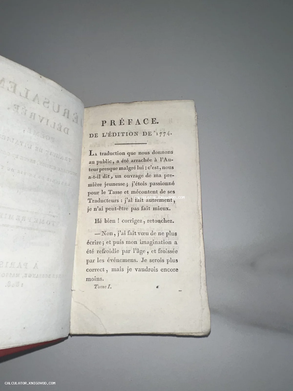 Разворот старинной книги на французском языке с заголовком Preface de l'edition de 1774. Видны следы времени на бумаге и четкий типографский шрифт.