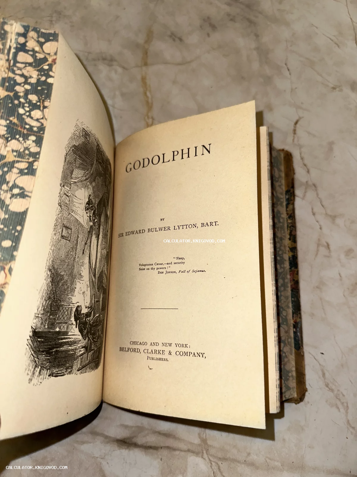 Разворот старинной книги Godolphin с гравированным фронтисписом и декоративной мраморной бумагой на форзаце.